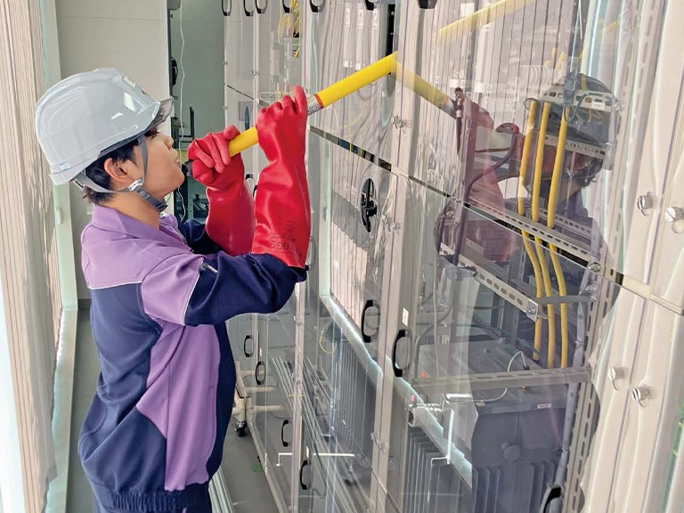 作業中の社員